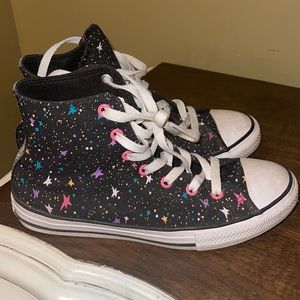 Girls Converse size 4